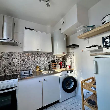 Appartement Center Studio, Castle And Insead