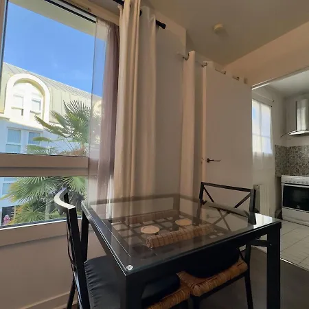 Lägenhet Center Studio, Castle And Insead