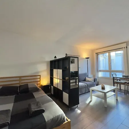 Center Studio, Castle And Insead *