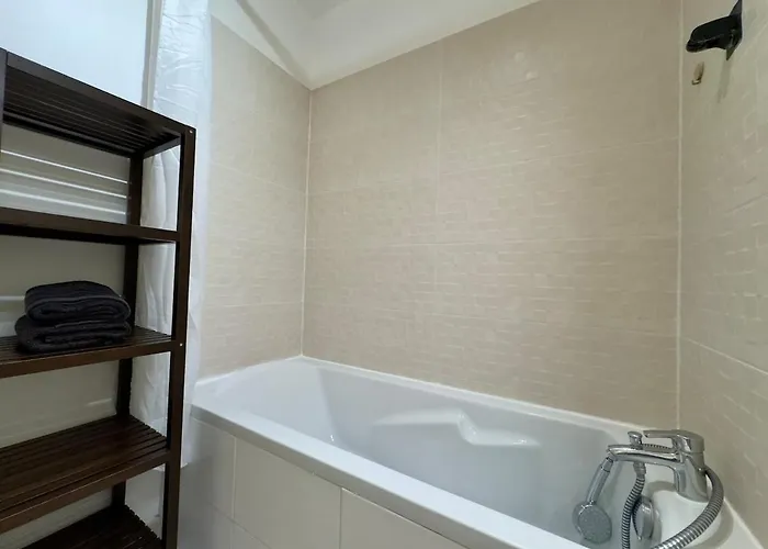 Center Studio, Castle And Insead Lägenhet *