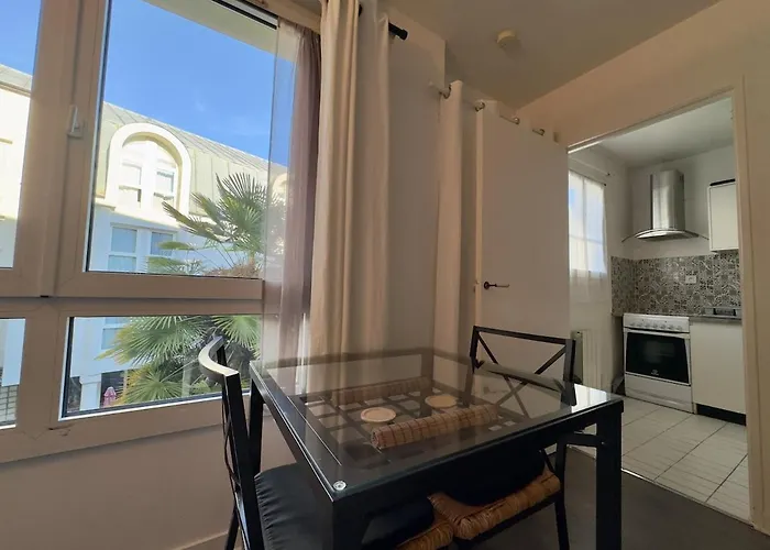 Lägenhet Center Studio, Castle And Insead