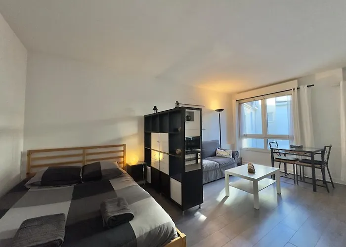 Center Studio, Castle And Insead *